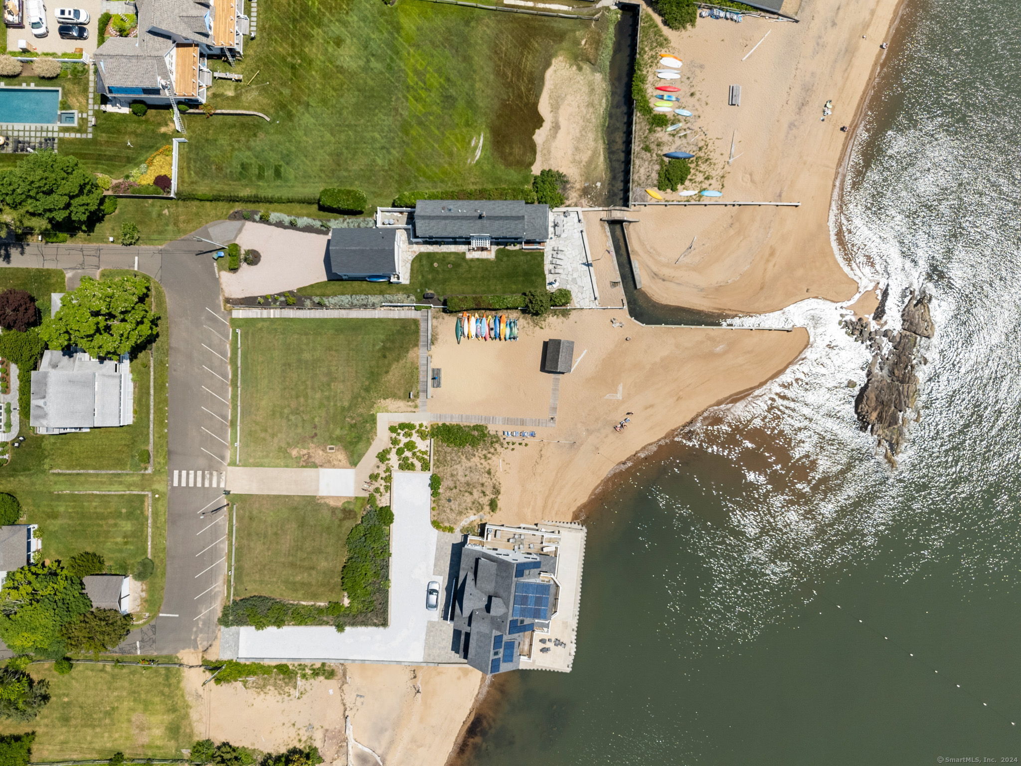 152 Overshores Drive East