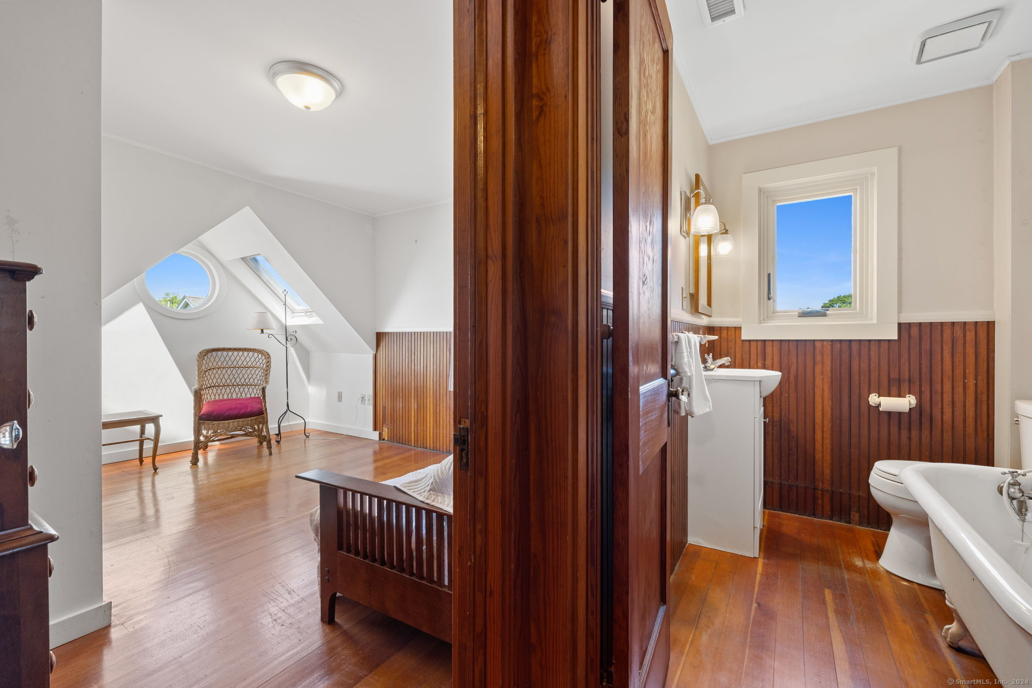 152 Overshores Drive East