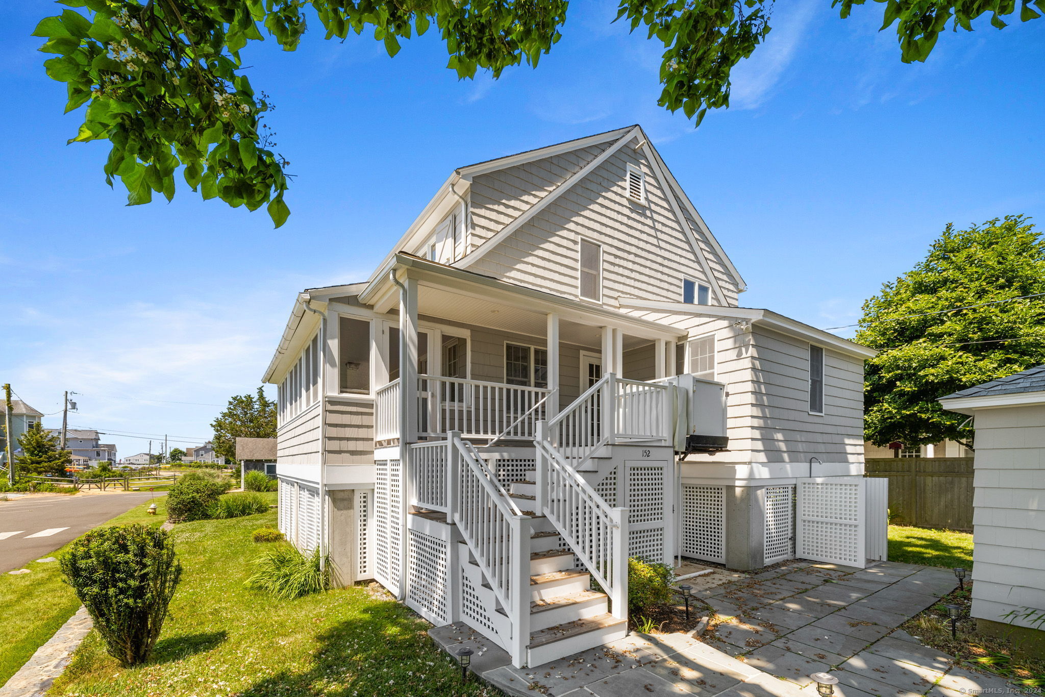 152 Overshores Drive East