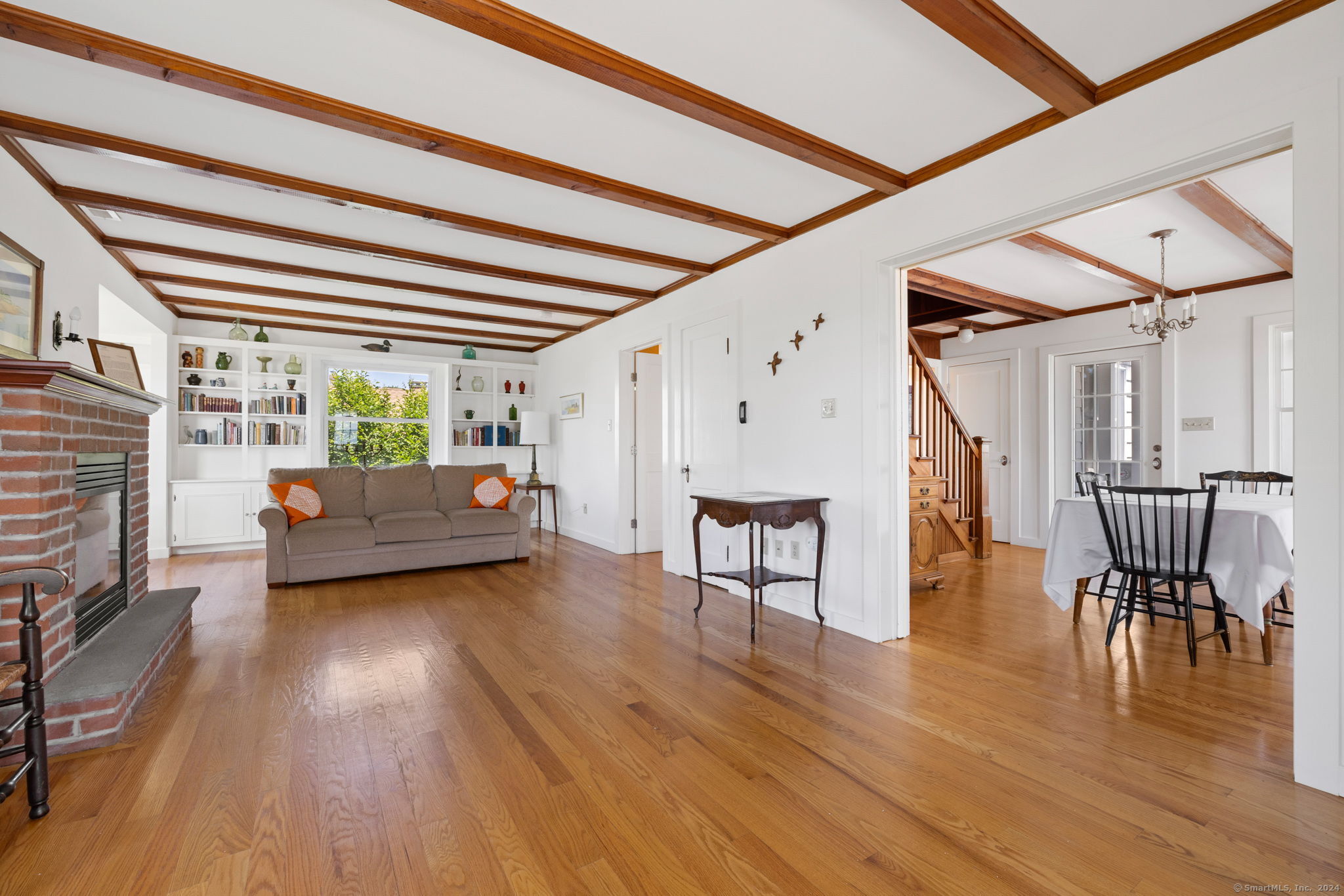 152 Overshores Drive East