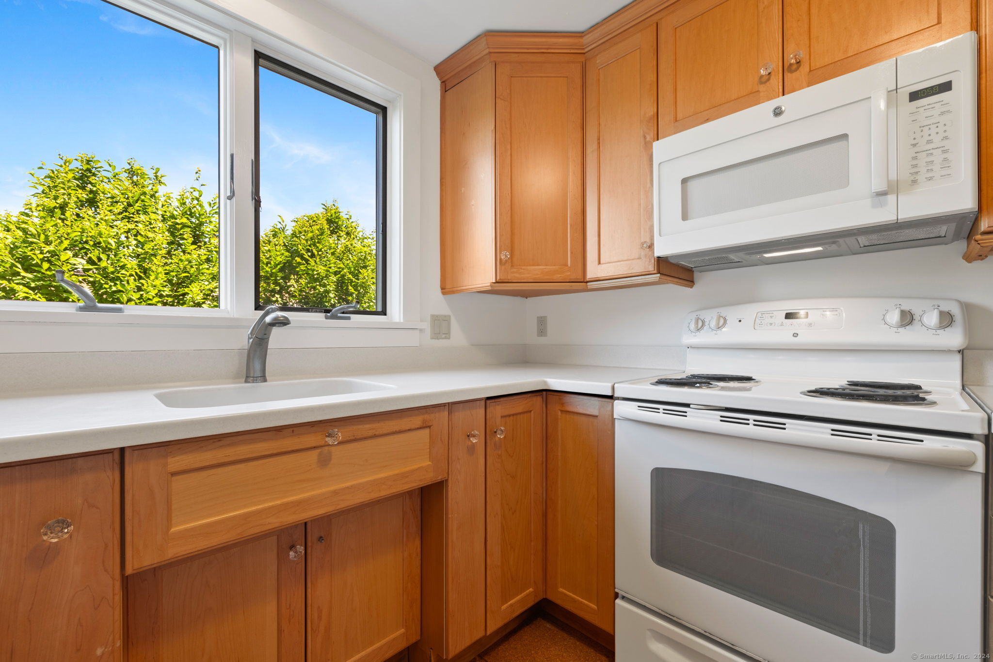 152 Overshores Drive East