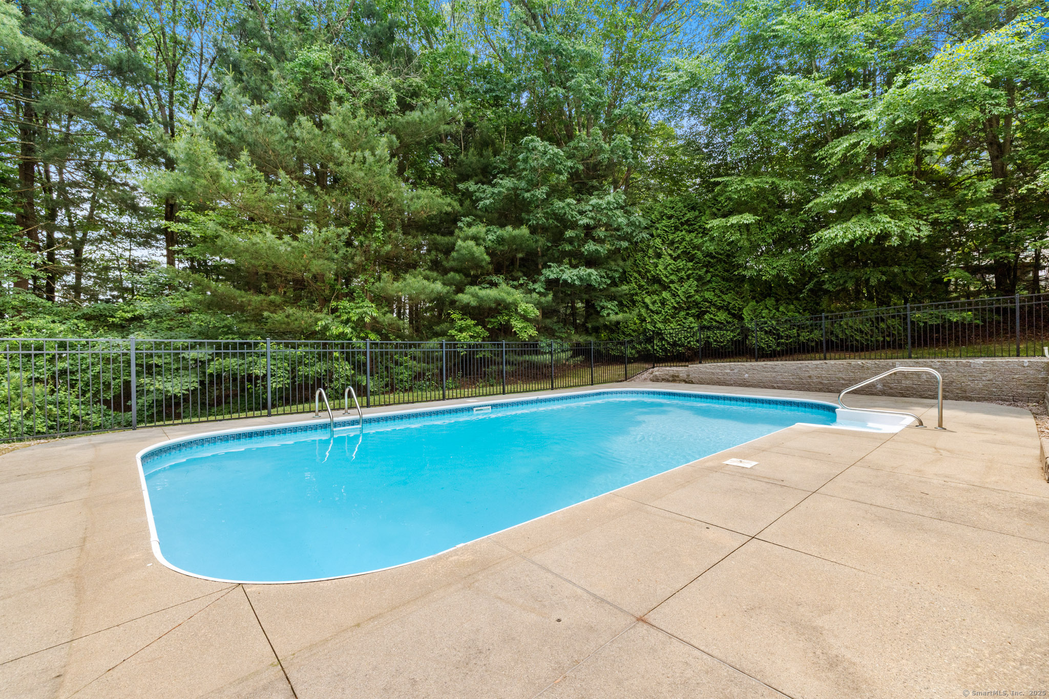 41 Madison Way