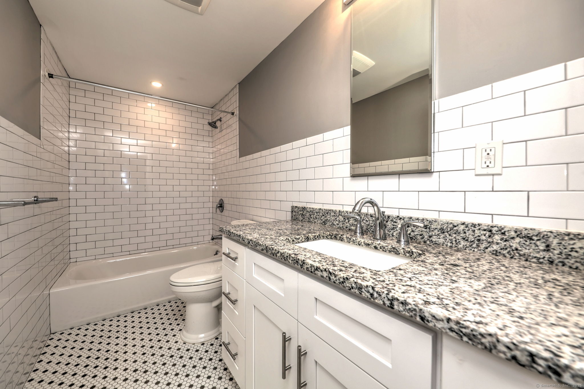 122 Newfield Street APT 2A