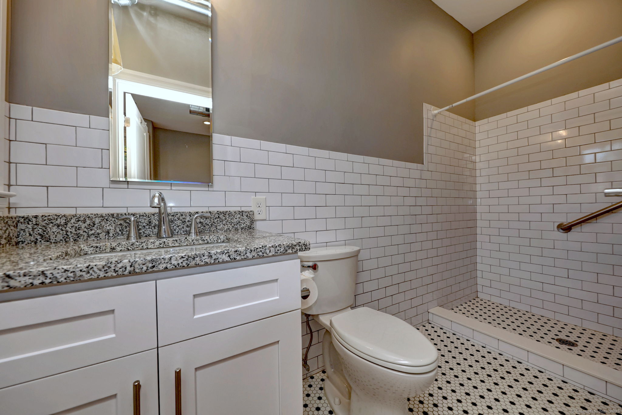 122 Newfield Street APT 2A