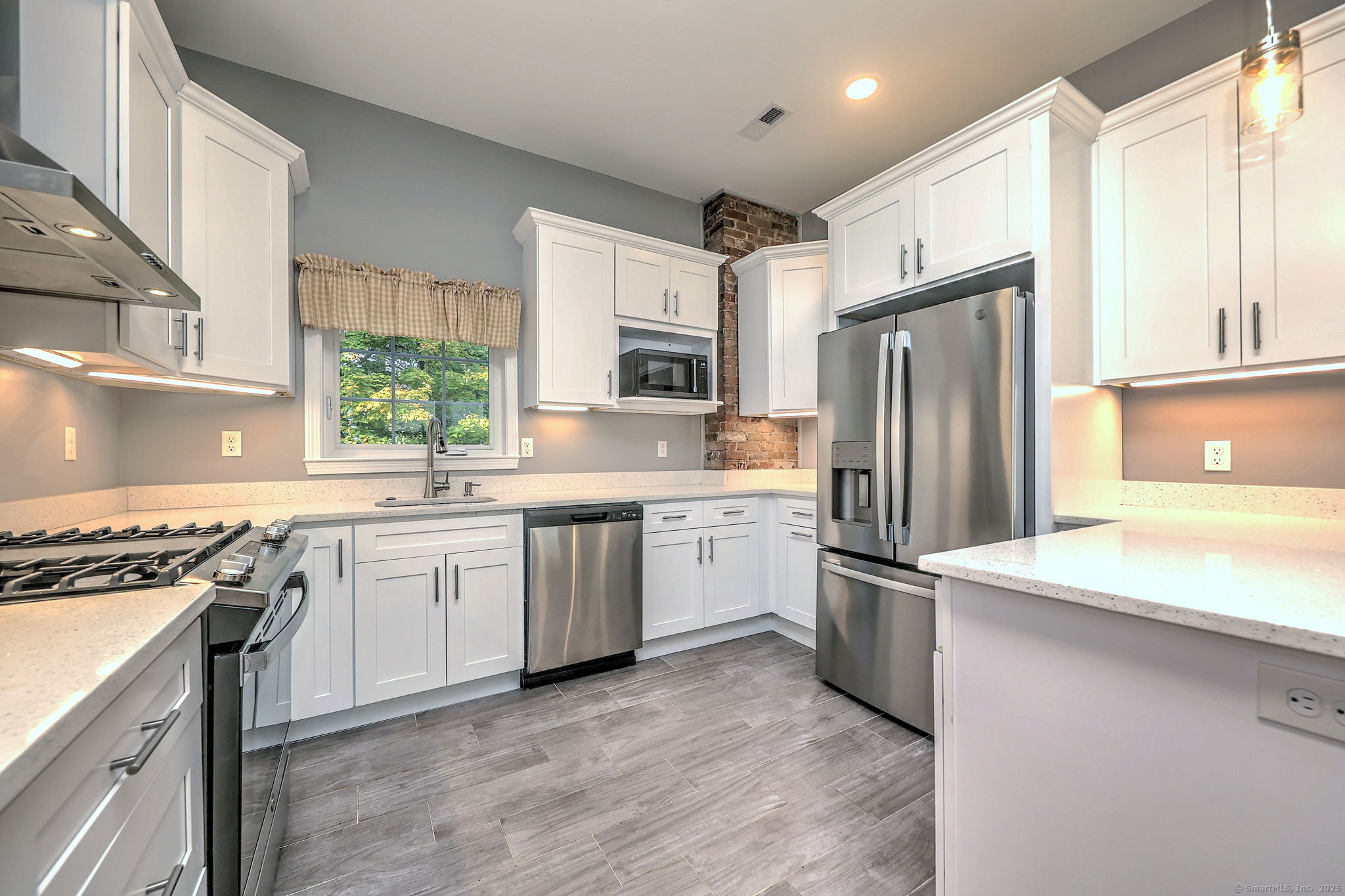 122 Newfield Street APT 2A