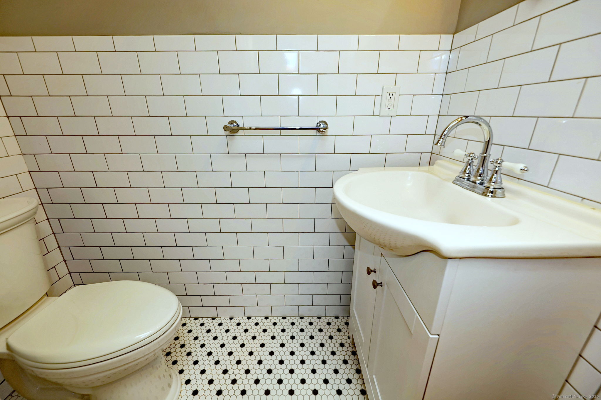 122 Newfield Street APT 2A