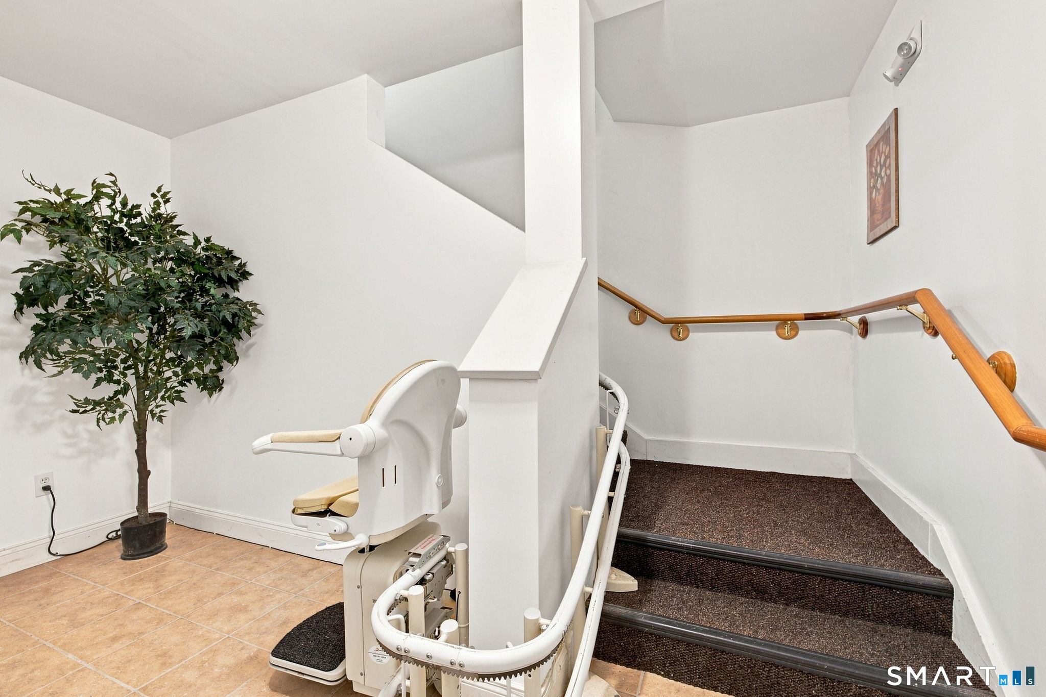 606 Congdon Street West Unit: 6