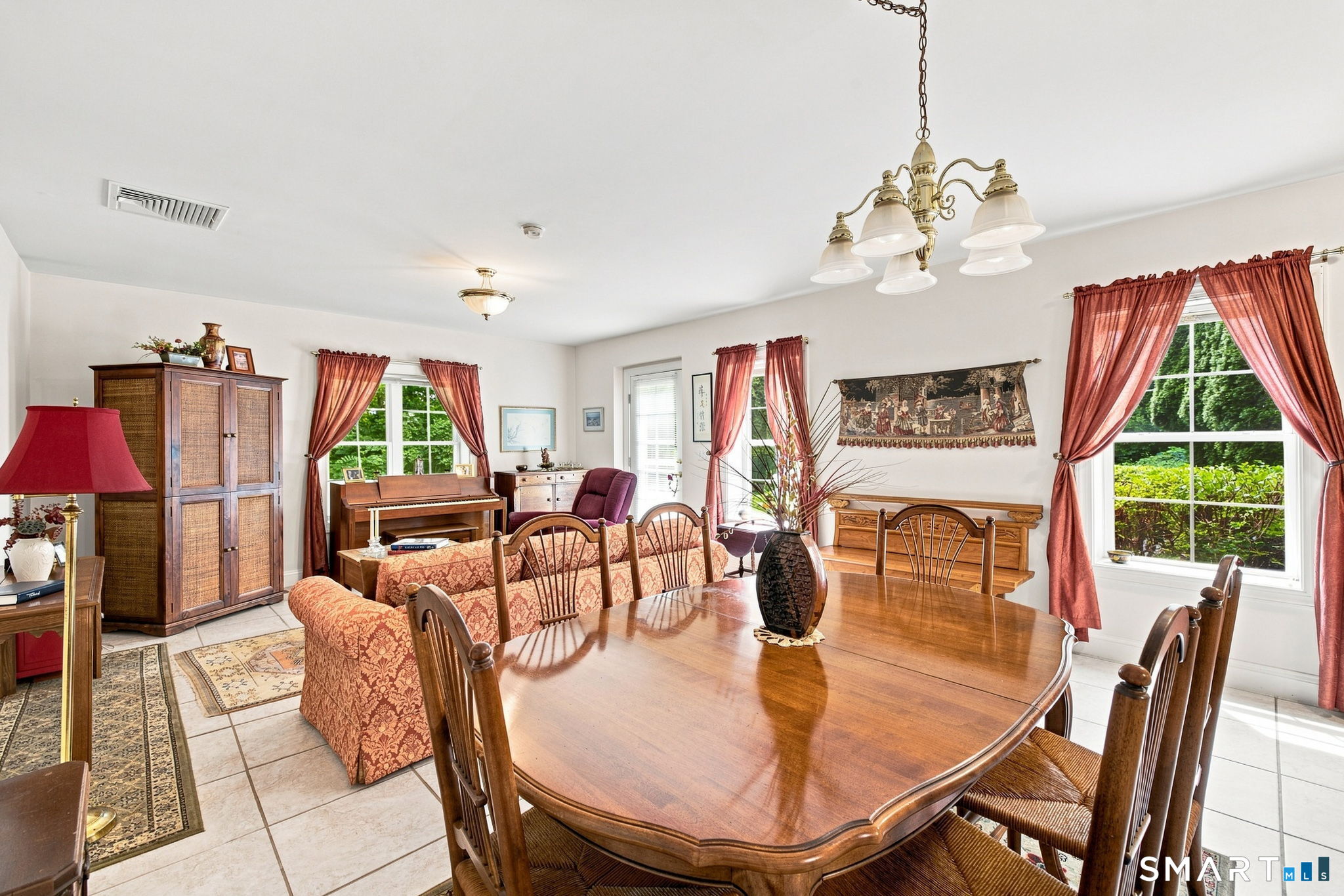 606 Congdon Street West Unit: 6
