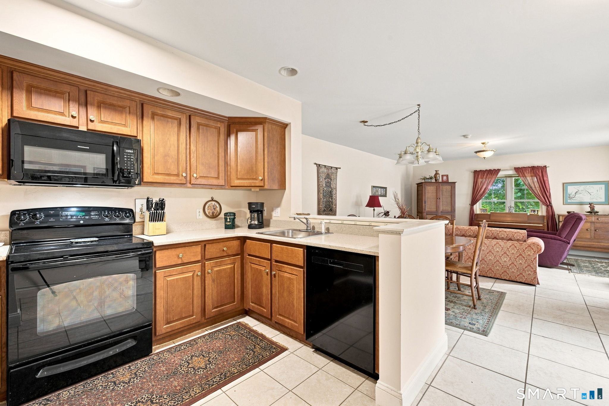 606 Congdon Street West Unit: 6