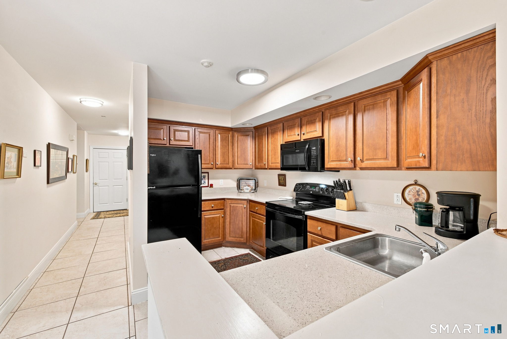 606 Congdon Street West Unit: 6