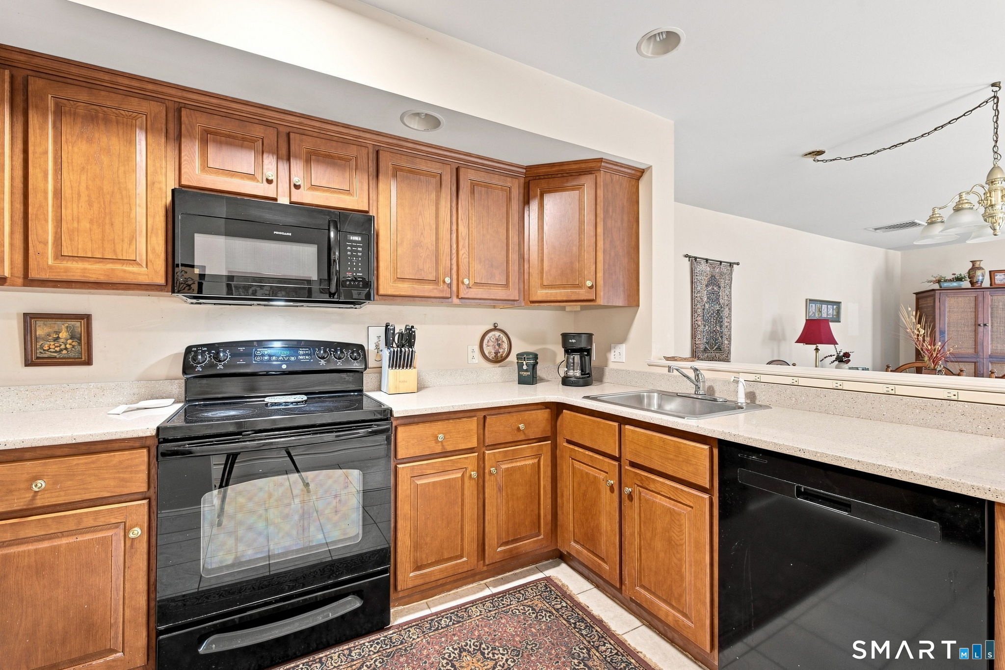 606 Congdon Street West Unit: 6