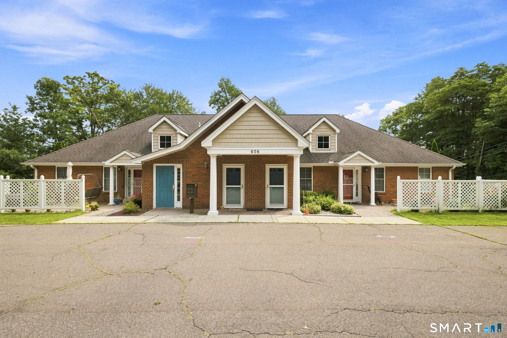 606 Congdon Street West Unit: 6