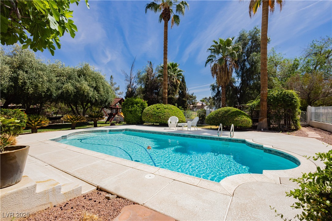 3007 La Mesa Drive