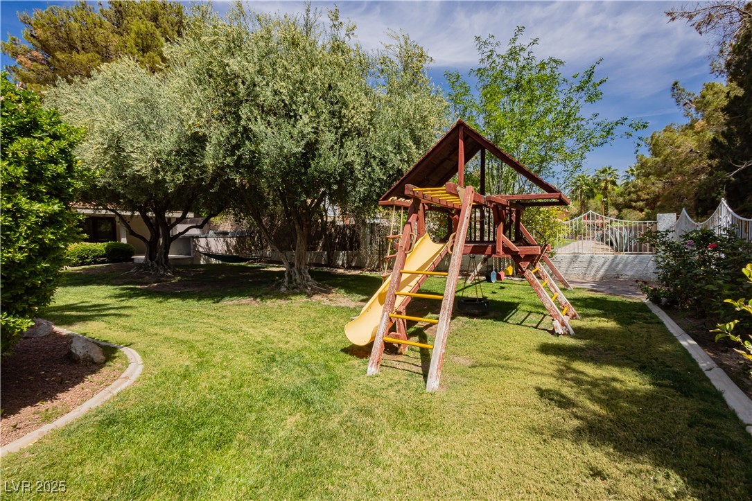 3007 La Mesa Drive
