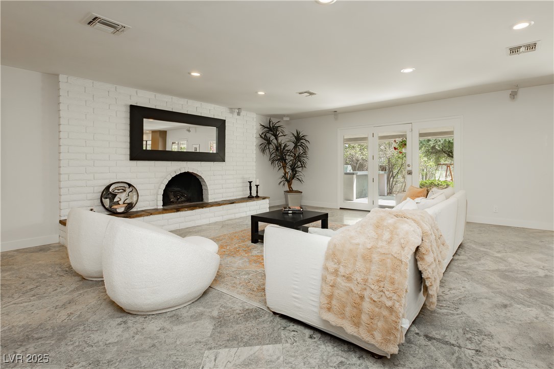 3007 La Mesa Drive