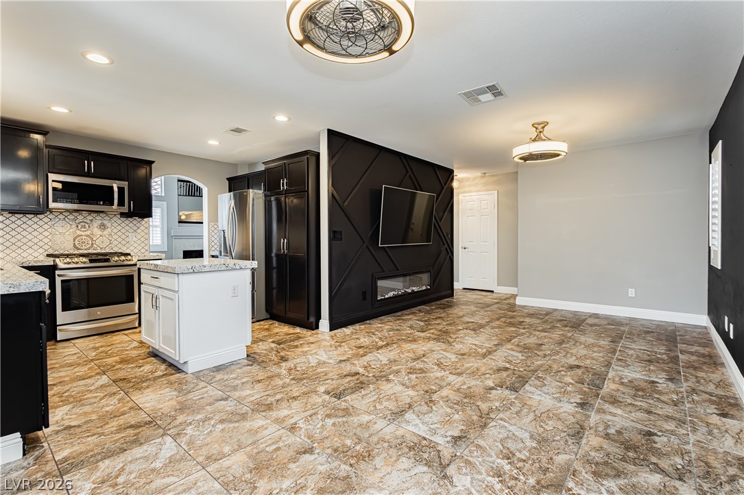9039 Sandy Slate Way