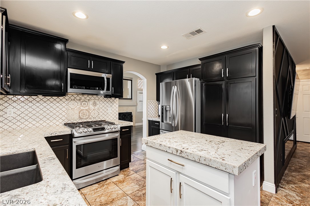 9039 Sandy Slate Way