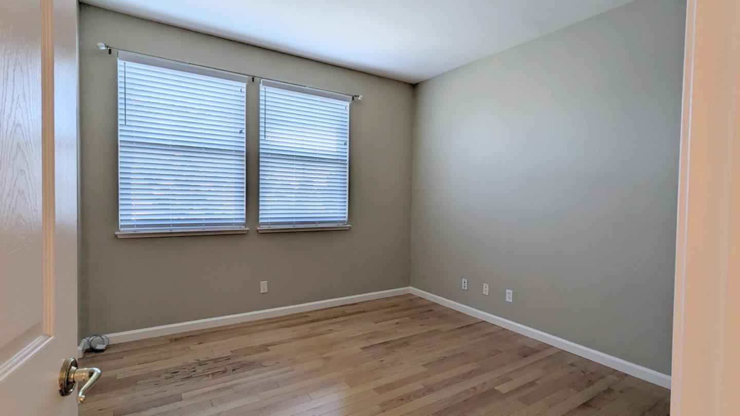 703 Lacewing LN