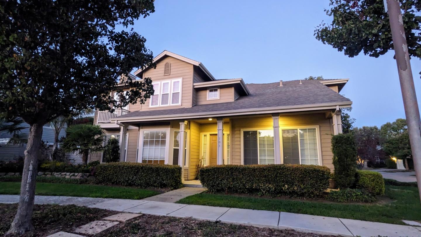 703 Lacewing LN