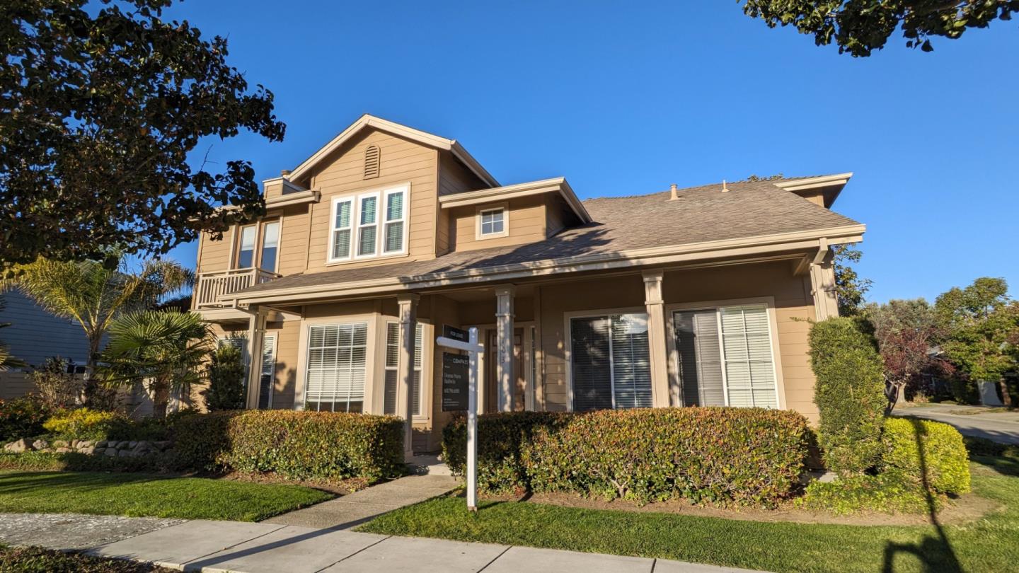 703 Lacewing LN