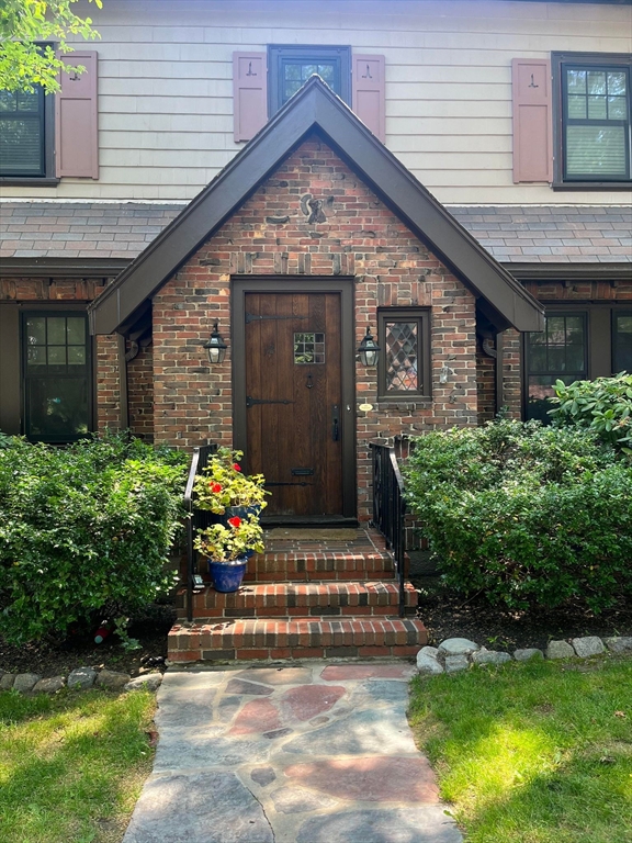 18 Hillcroft Road