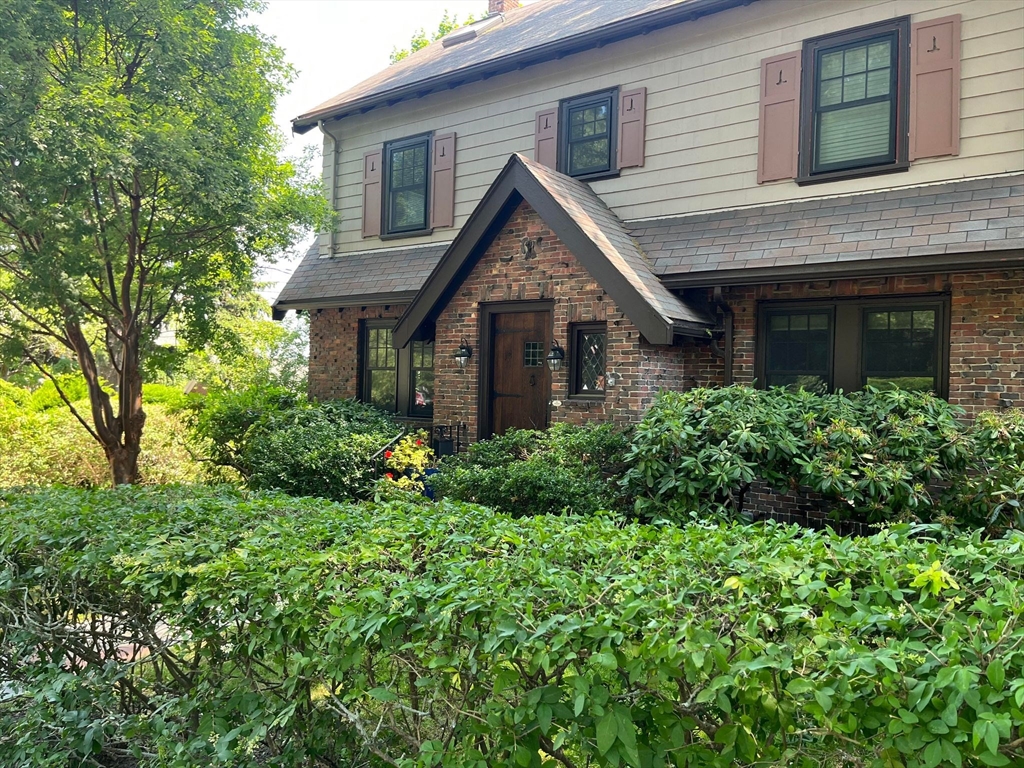 18 Hillcroft Road