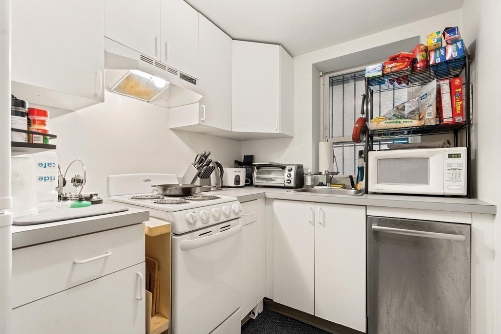 28 Dartmouth Street # 1