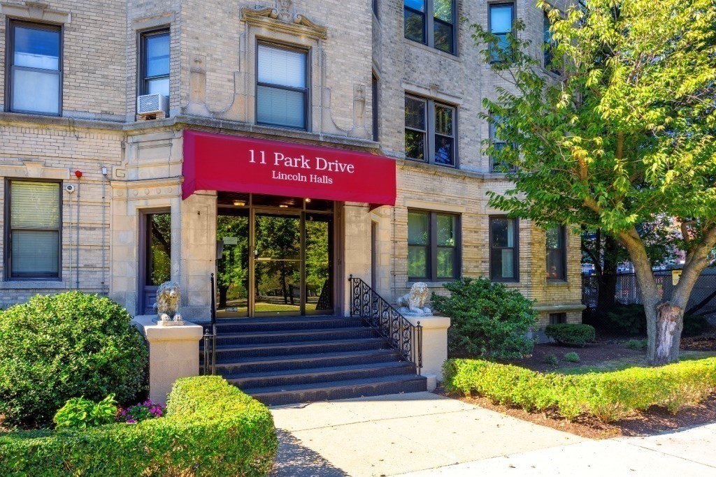 11 Park Drive # 7