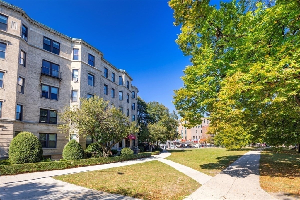 11 Park Drive # 7