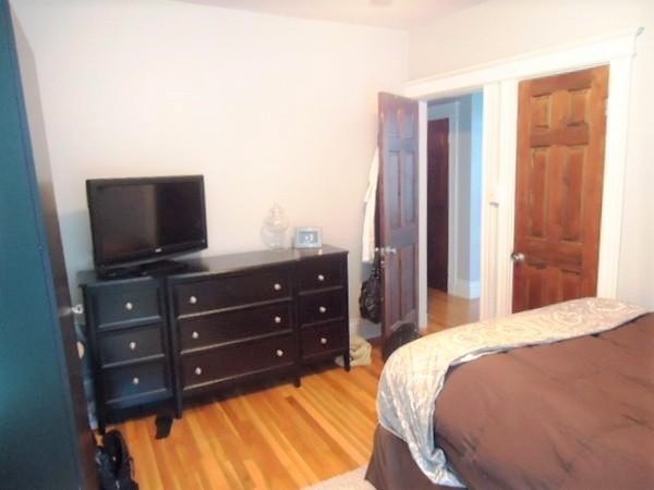 60 Queensberry Street # 17
