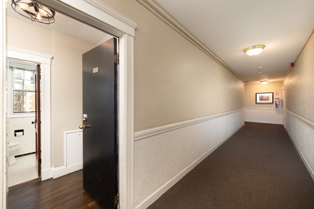 64 Queensberry Street # 401
