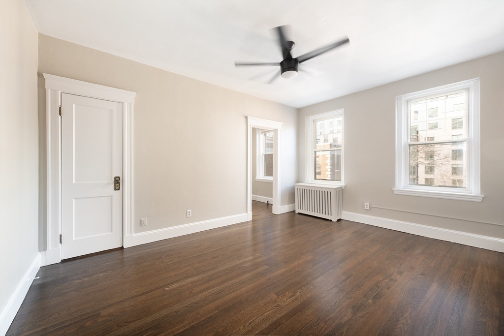 64 Queensberry Street # 401