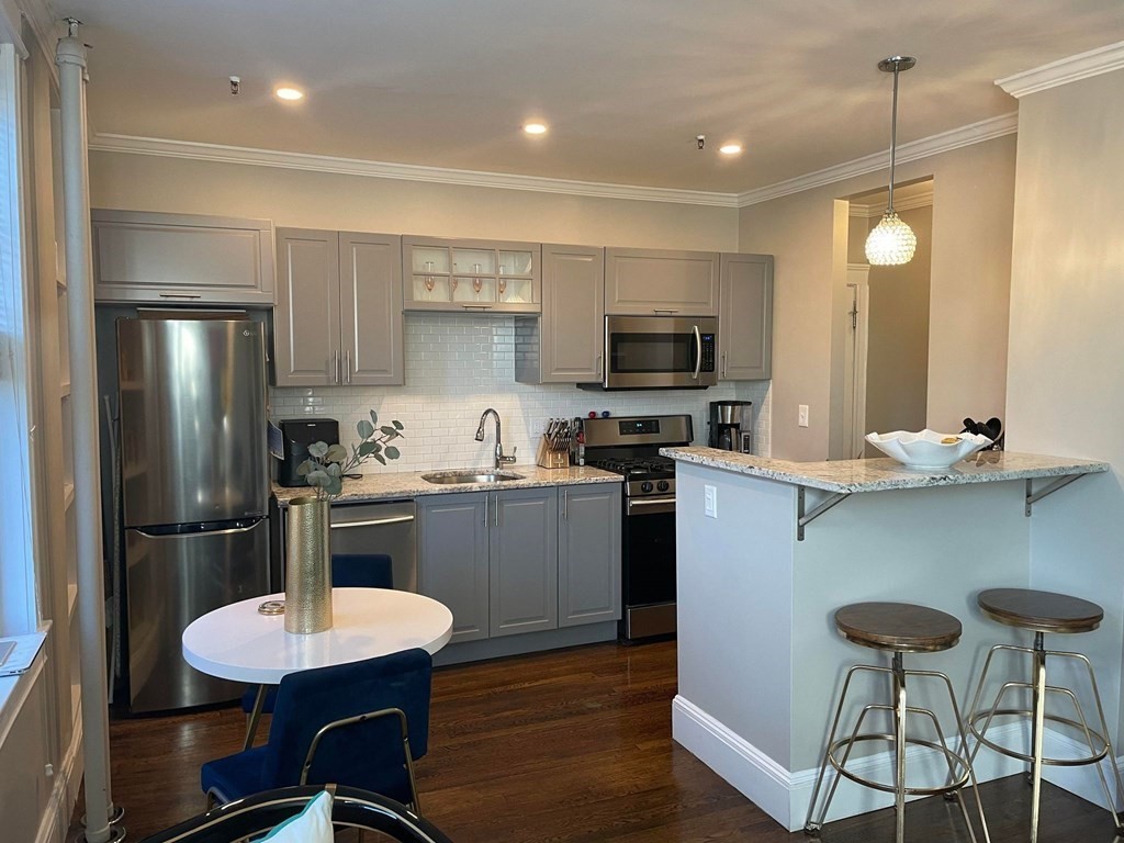 118 The Riverway # 34