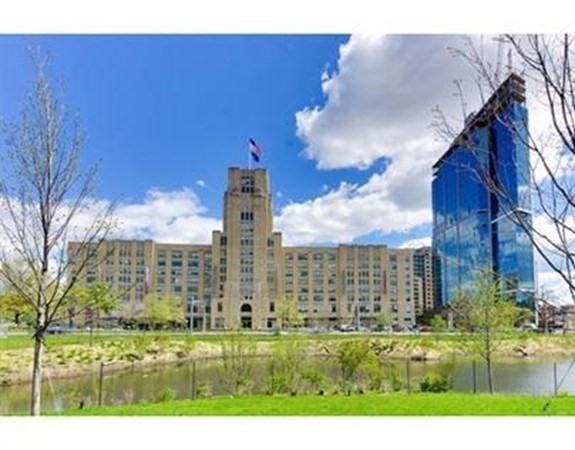 118 The Riverway # 34