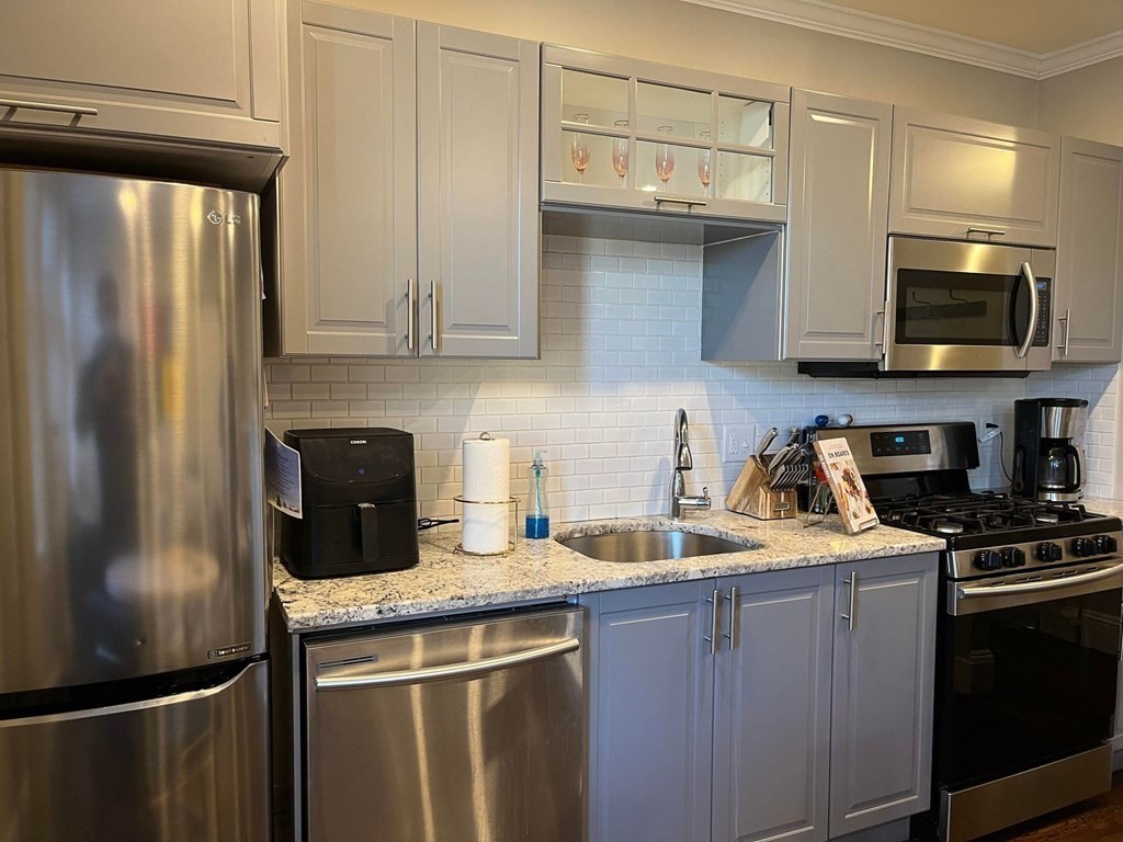 118 The Riverway # 34