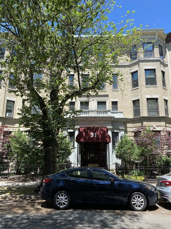 31 Queensberry St # 23