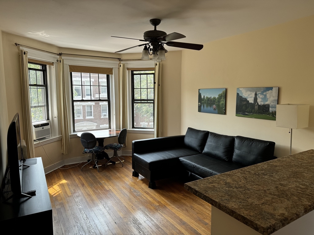 31 Queensberry St # 23