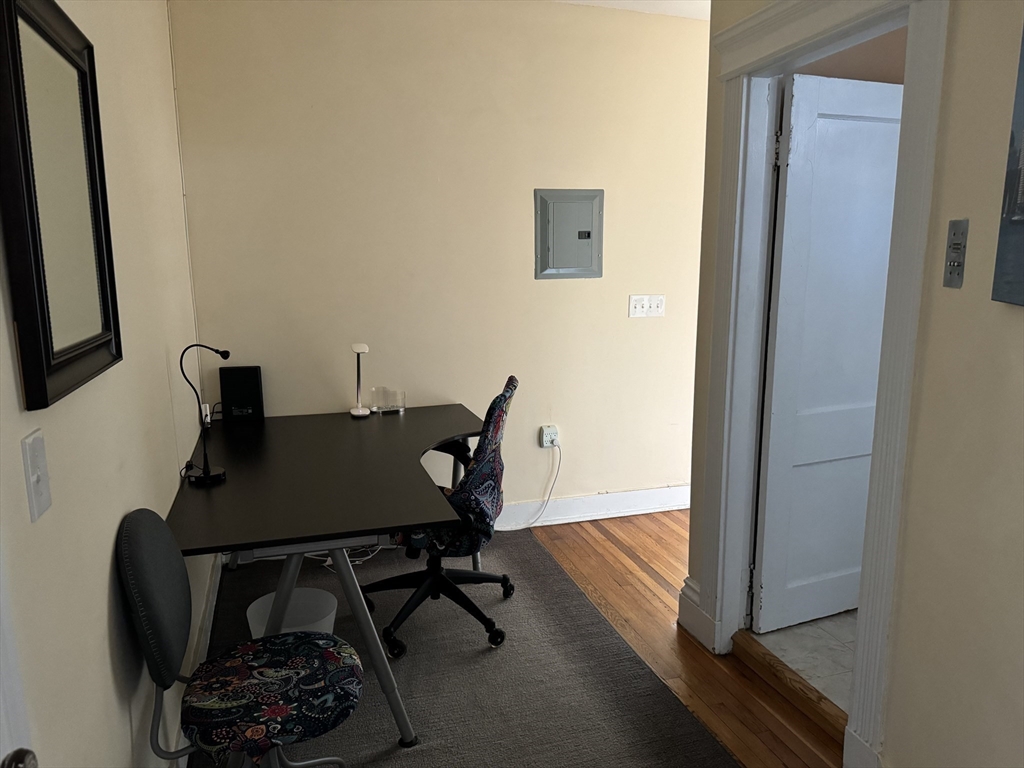 31 Queensberry St # 23