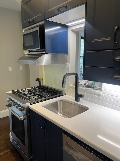 60 Queensberry Street # 19