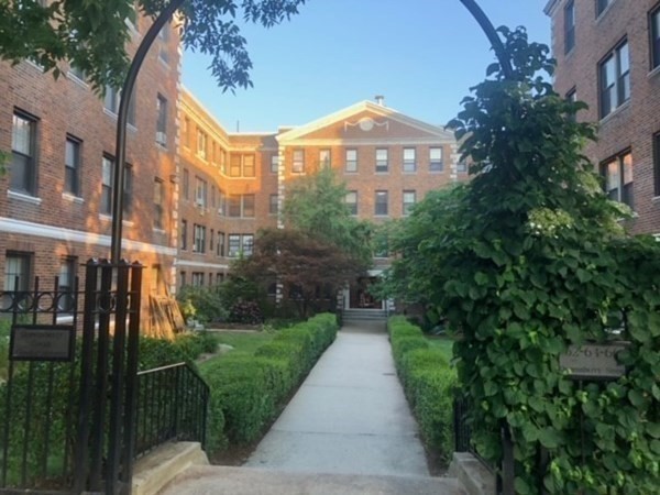 66 Queensberry Street # 416