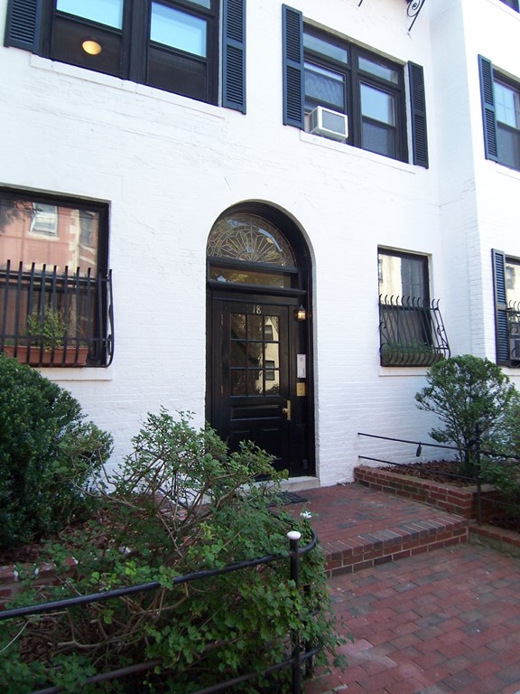 18 Medfield Street # 3