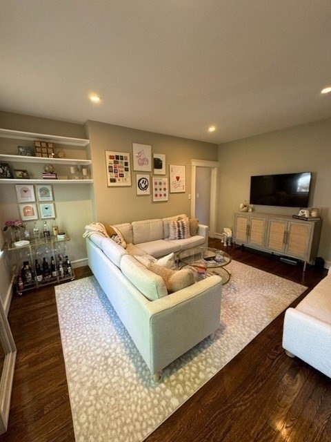 64 Queensberry Street # 201