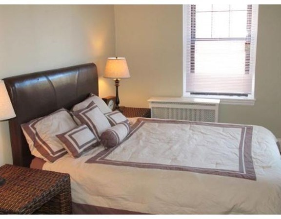 66 Queensberry Street # 419