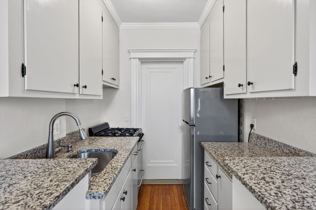118 The Riverway # 29