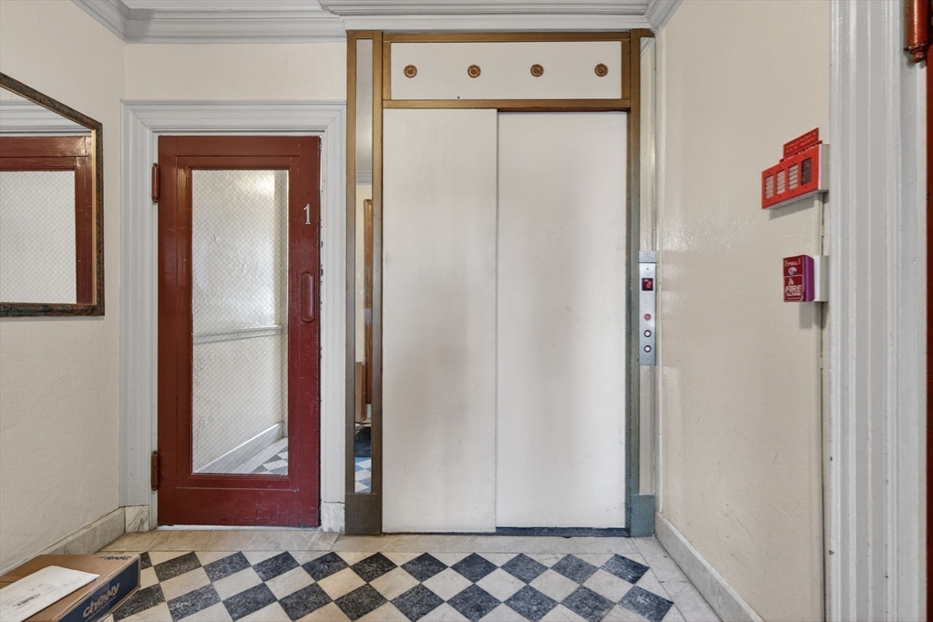 118 The Riverway # 29