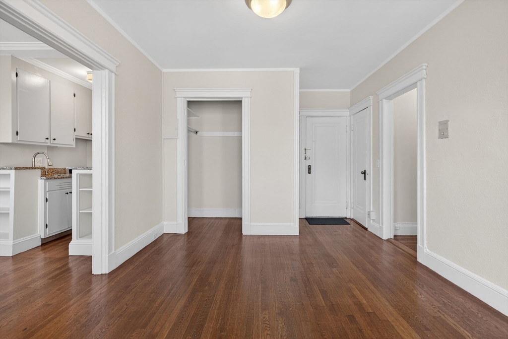 118 The Riverway # 29
