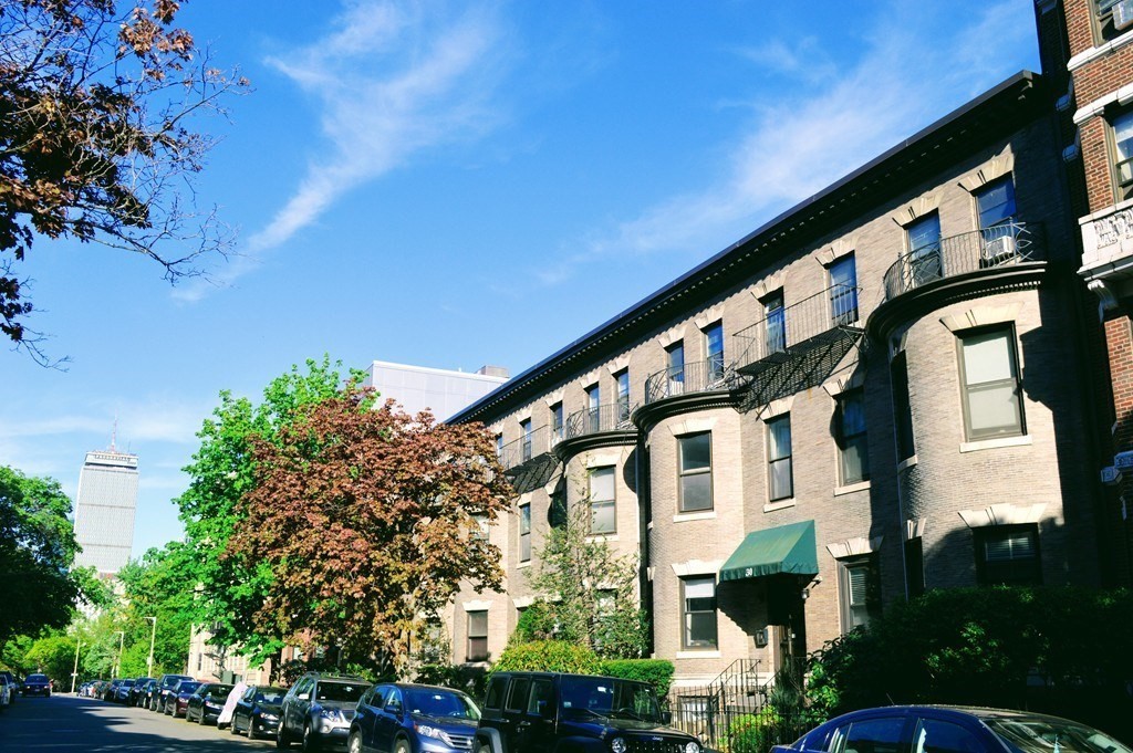 30 Peterborough Street # 27