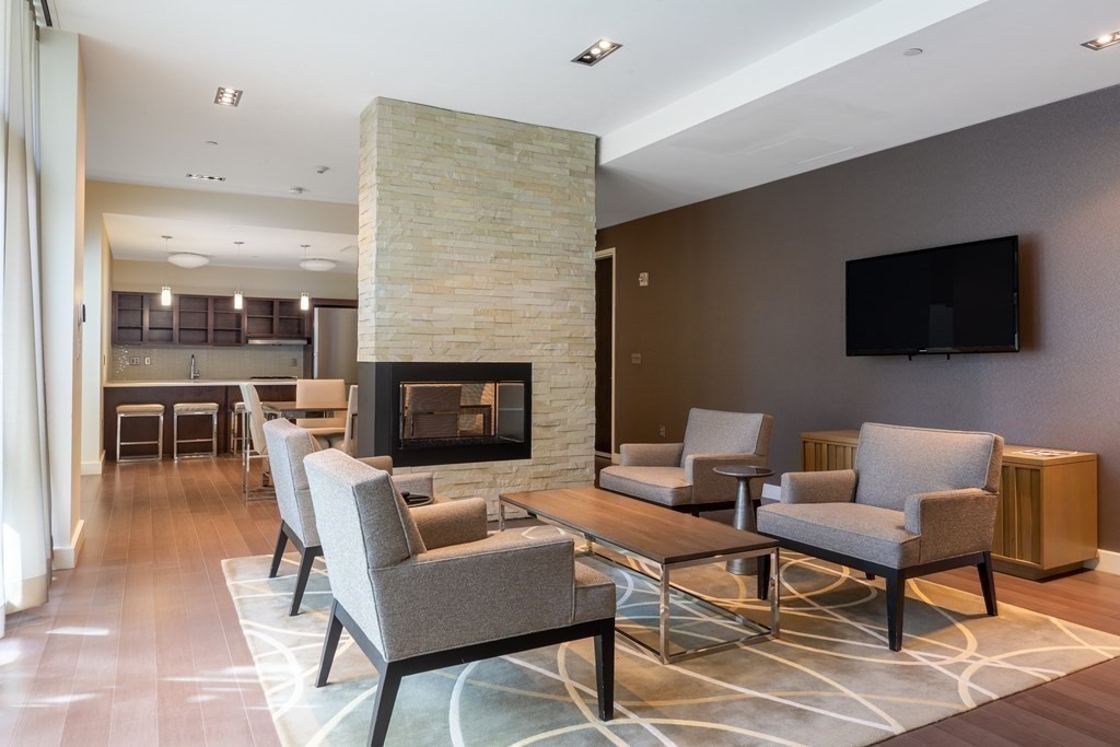 43 Westland Ave # 112