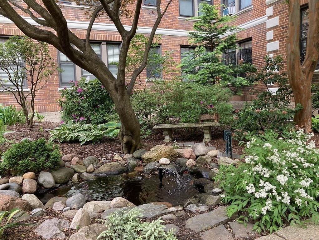 62 Queensberry Street # 405