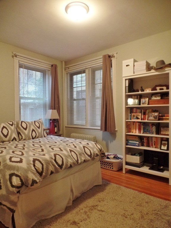 60 Queensberry Street # 1